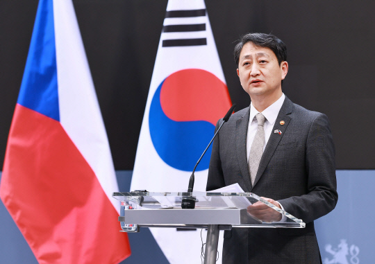 한ㆍ체코 원전산업 협력 약정 체결식에서 발언하는 안덕근 산업부 장관 [연합뉴스]